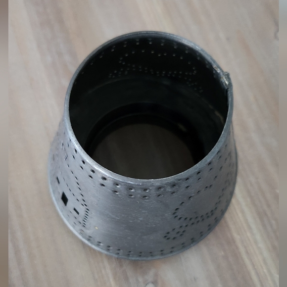 🕯️ Yankee Candle Rustic Metal Topper – Heart & Home Design, Preowned - Picture 8 of 15